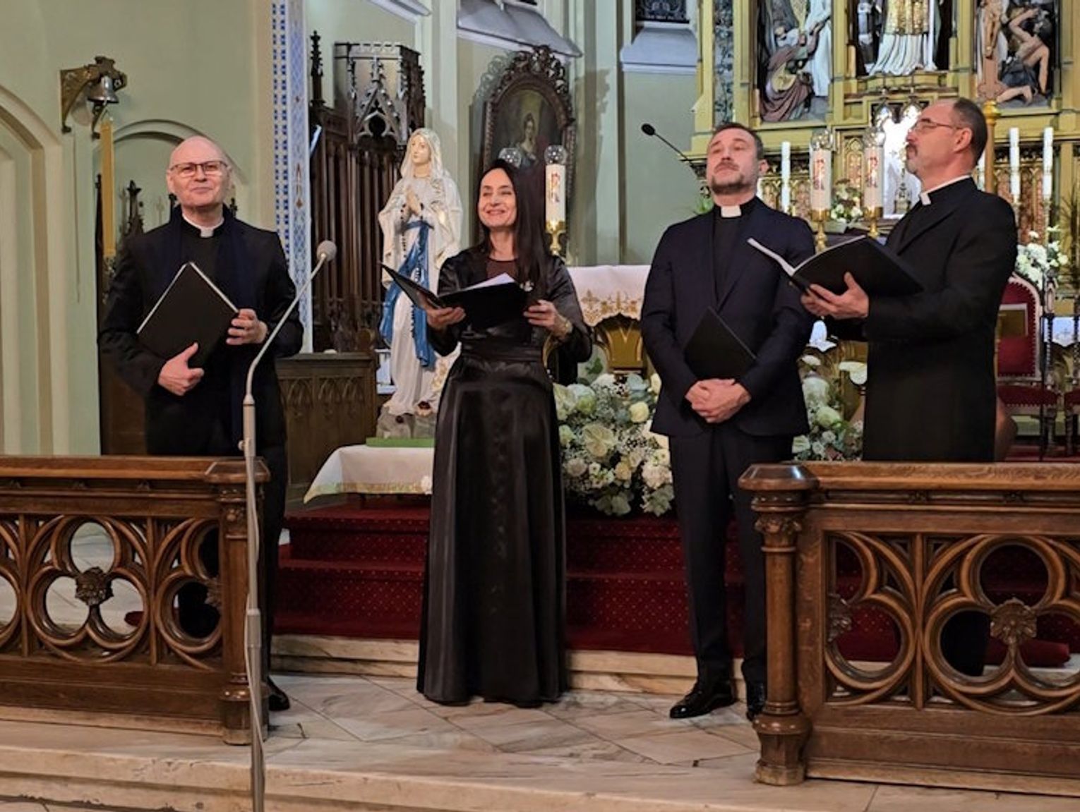 Koncert muzyki religijnej w kościele parafialnym w Sławięcicach. ZDJĘCIA