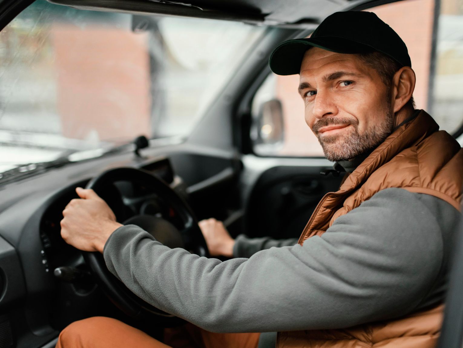 Kubek termiczny - obowiązkowy element wyposażenia kierowcy