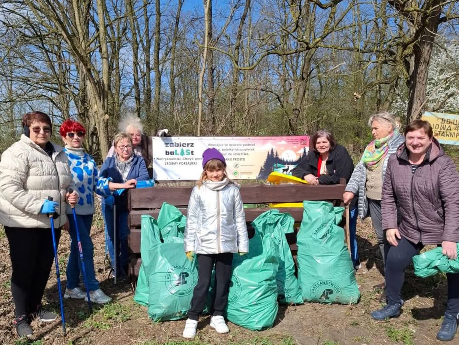 Las na Kuźniczce znów posprzątany przez mieszkańców. Szkoda, iż nie wszyscy rozumieją, iż natura nie jest śmietnikiem