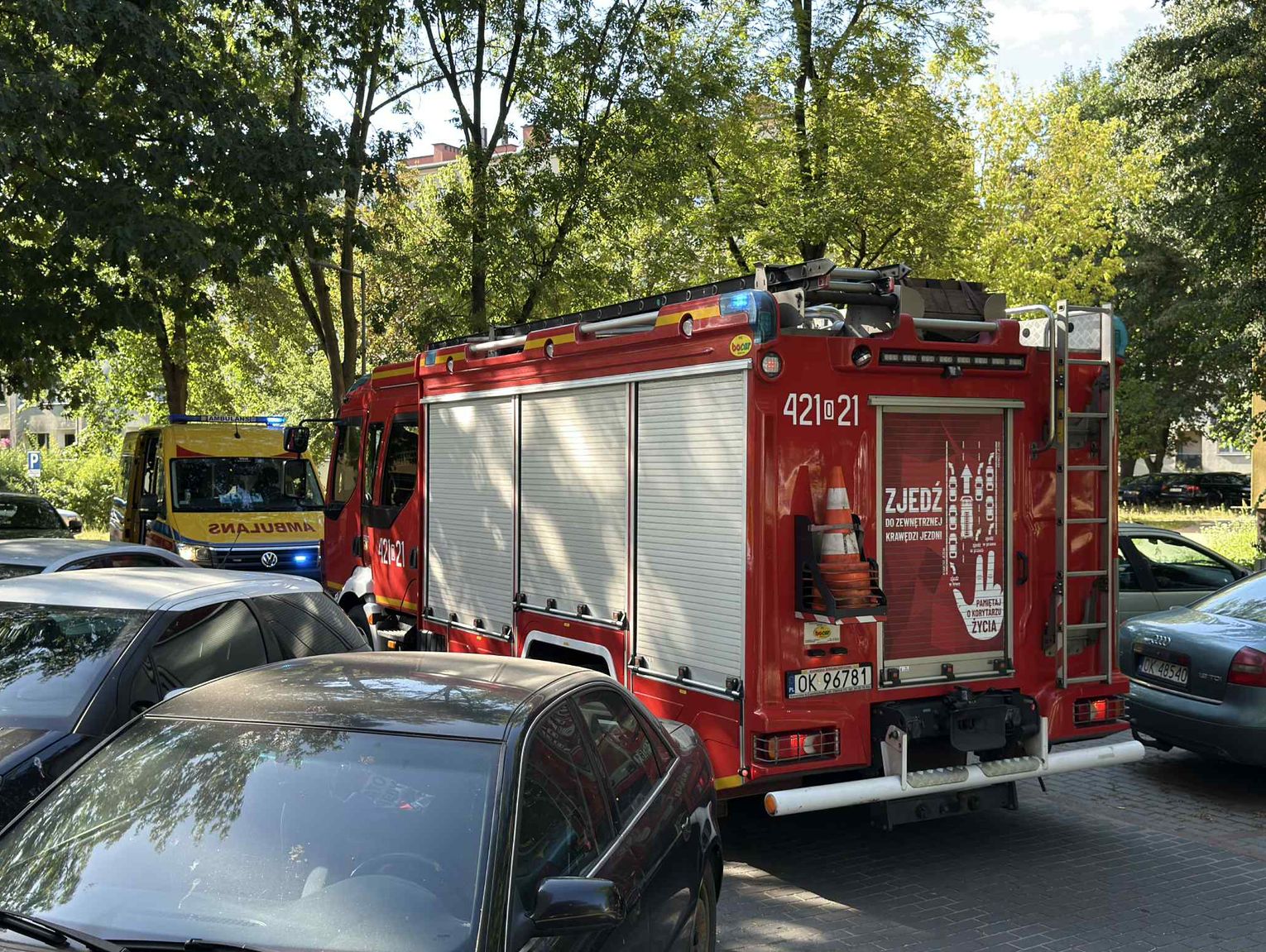 Mężczyzna zasłabł na chodniku. Trwa akcja ratunkowa w Śródmieściu