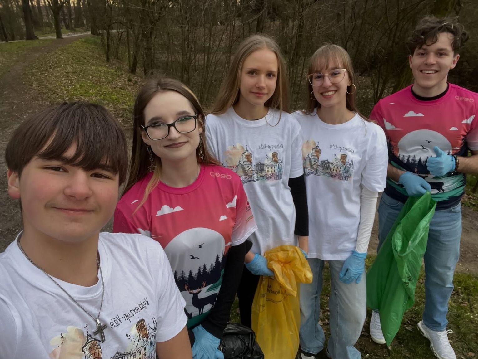 Młodzieżowi radni Kędzierzyna-Koźla wzięli się za porządki i namawiają do tego innych