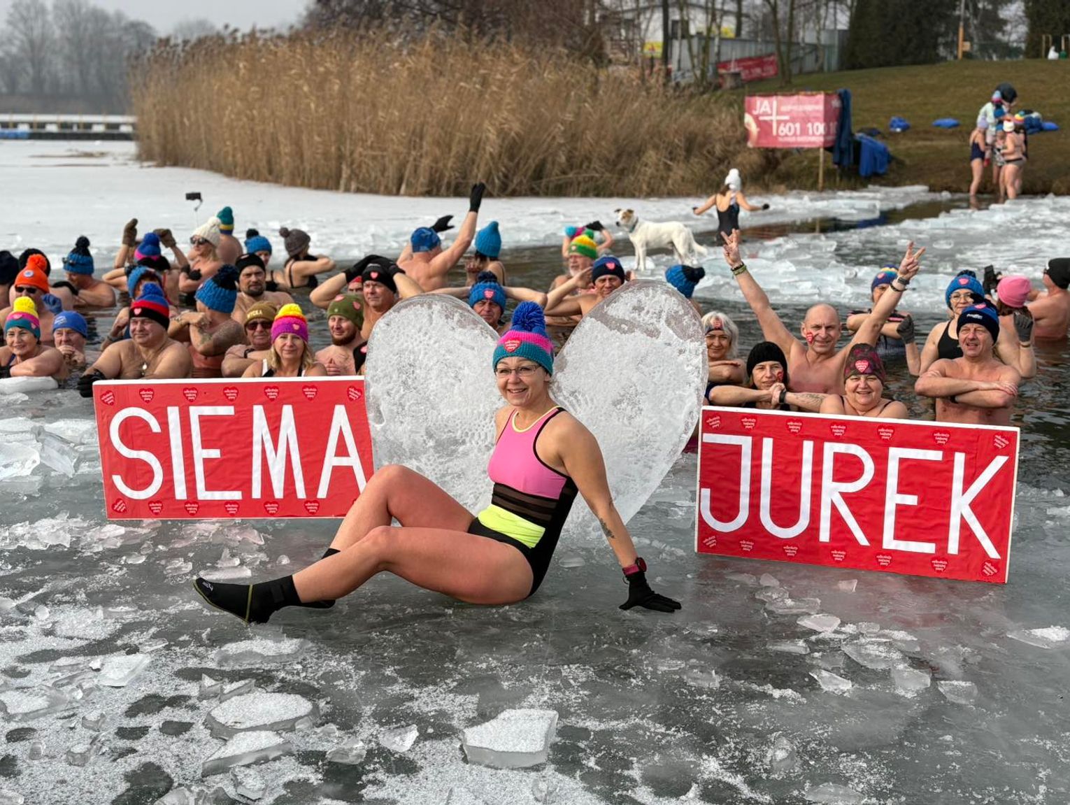 Morsy Dębowa zagrały razem z Wielką Orkiestrą Świątecznej Pomocy. Gorące serca i lodowata woda