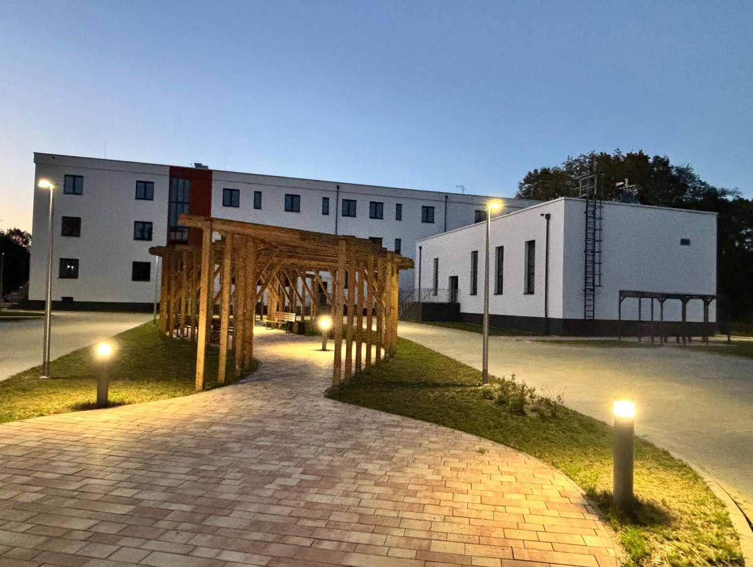 Muzyka, taniec, dmuchańce i wyjątkowe auta. W piątek piknik integracyjny w "Dugnadzie"