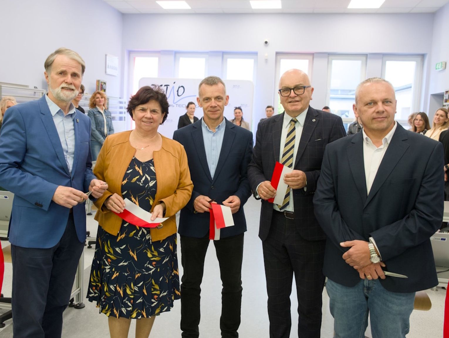 Nowoczesna pracownia mechatroniczna w ZSTiO. Uczniowie będą uczyć się na sprzęcie wykorzystywanym w przemyśle