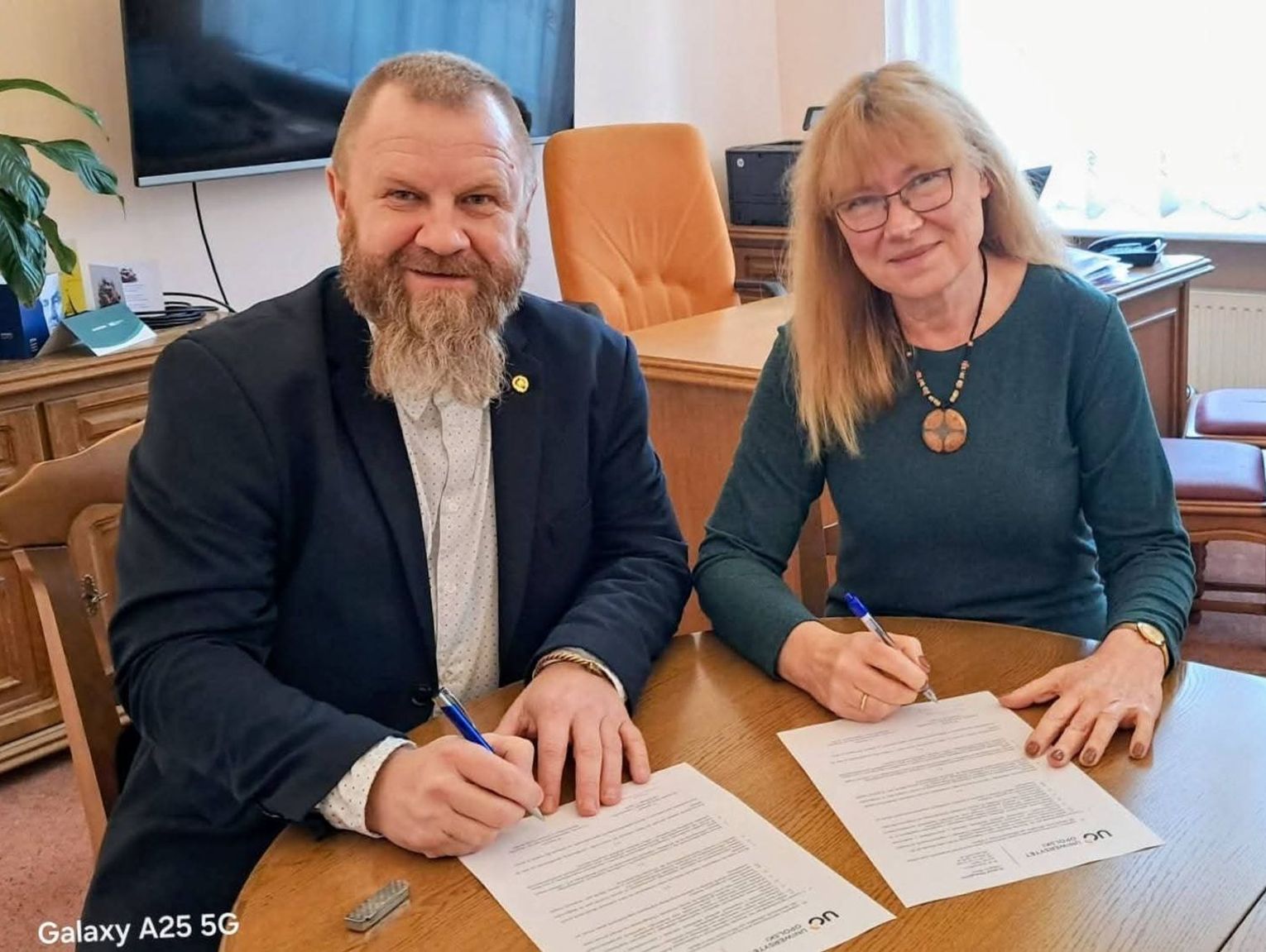 Nowy rozdział współpracy edukacyjnej. I LO im. Henryka Sienkiewicza i Uniwersytet Opolski łączą siły