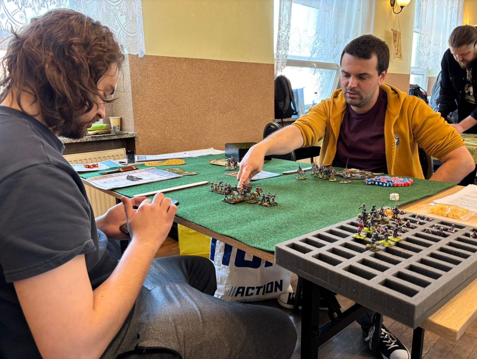 „Oblężenie Grodu Koźle” - miłośnicy gier planszowych zjechali do Kłodnicy. ZDJĘCIA