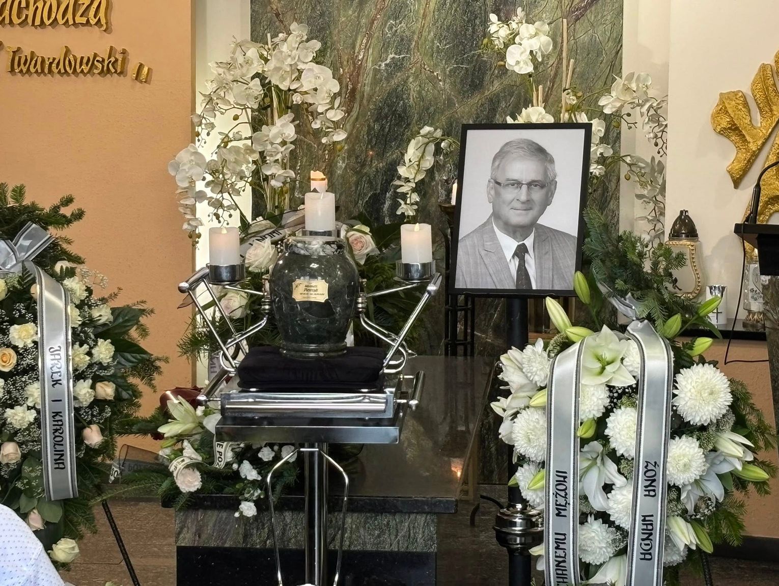 Ostatnia droga Kazimierza Pietrzyka. Tłumy mieszkańców pożegnały twórcę potęgi Mostostalu i ZAKSY