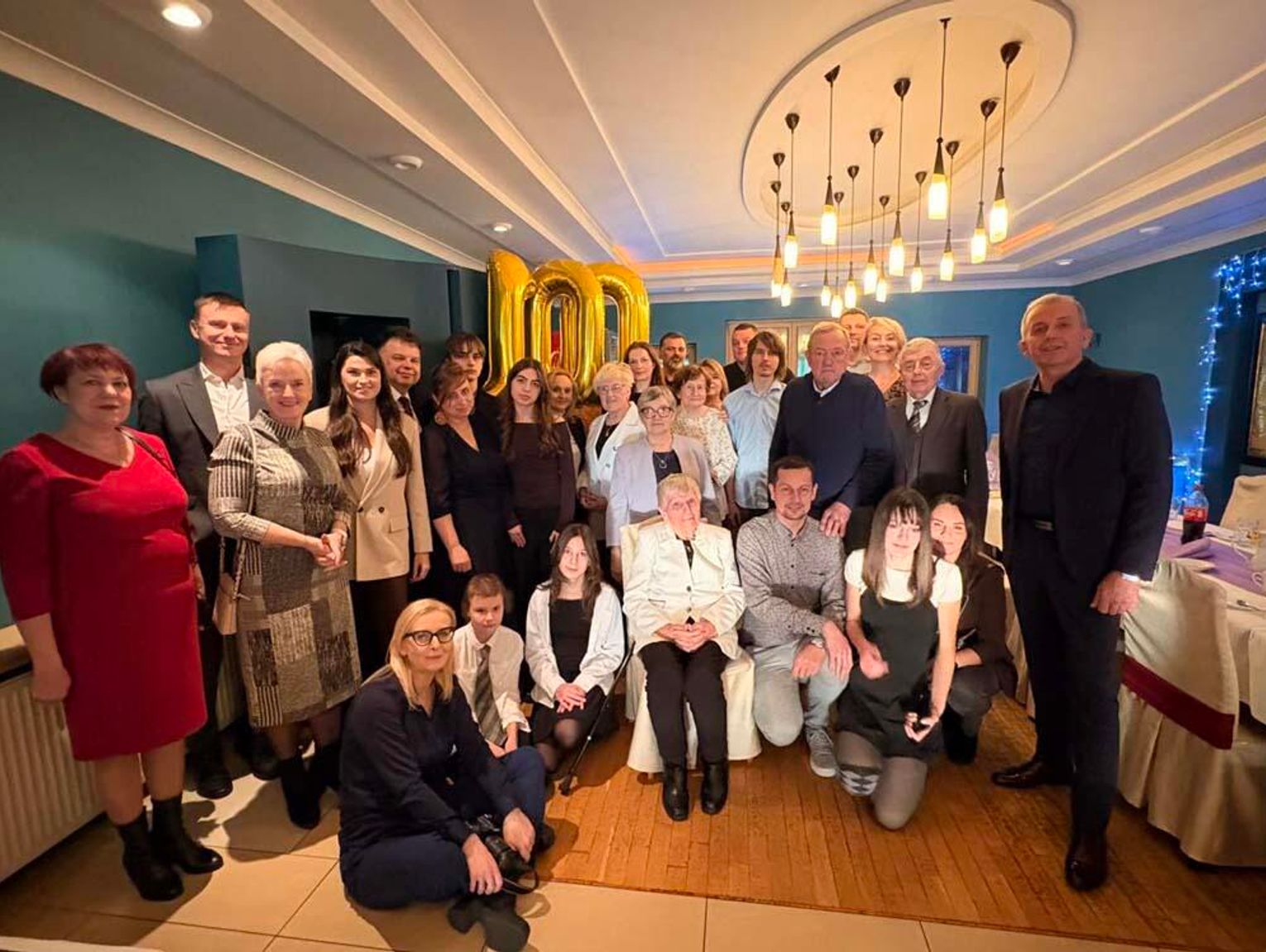Pani Henryka z Kędzierzyna-Koźla świętuje 100. urodziny. Rodzina, wzruszenia i wielki jubileusz