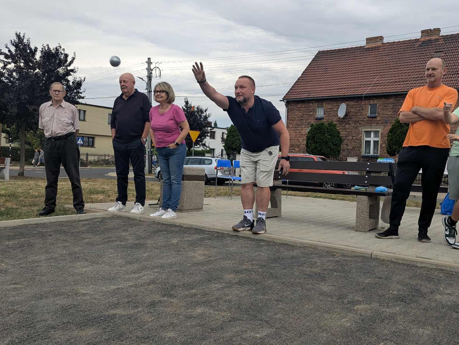 Pierwszy Turniej Gry w Bule na osiedlu Kuźniczka. Integracja poprzez rywalizację