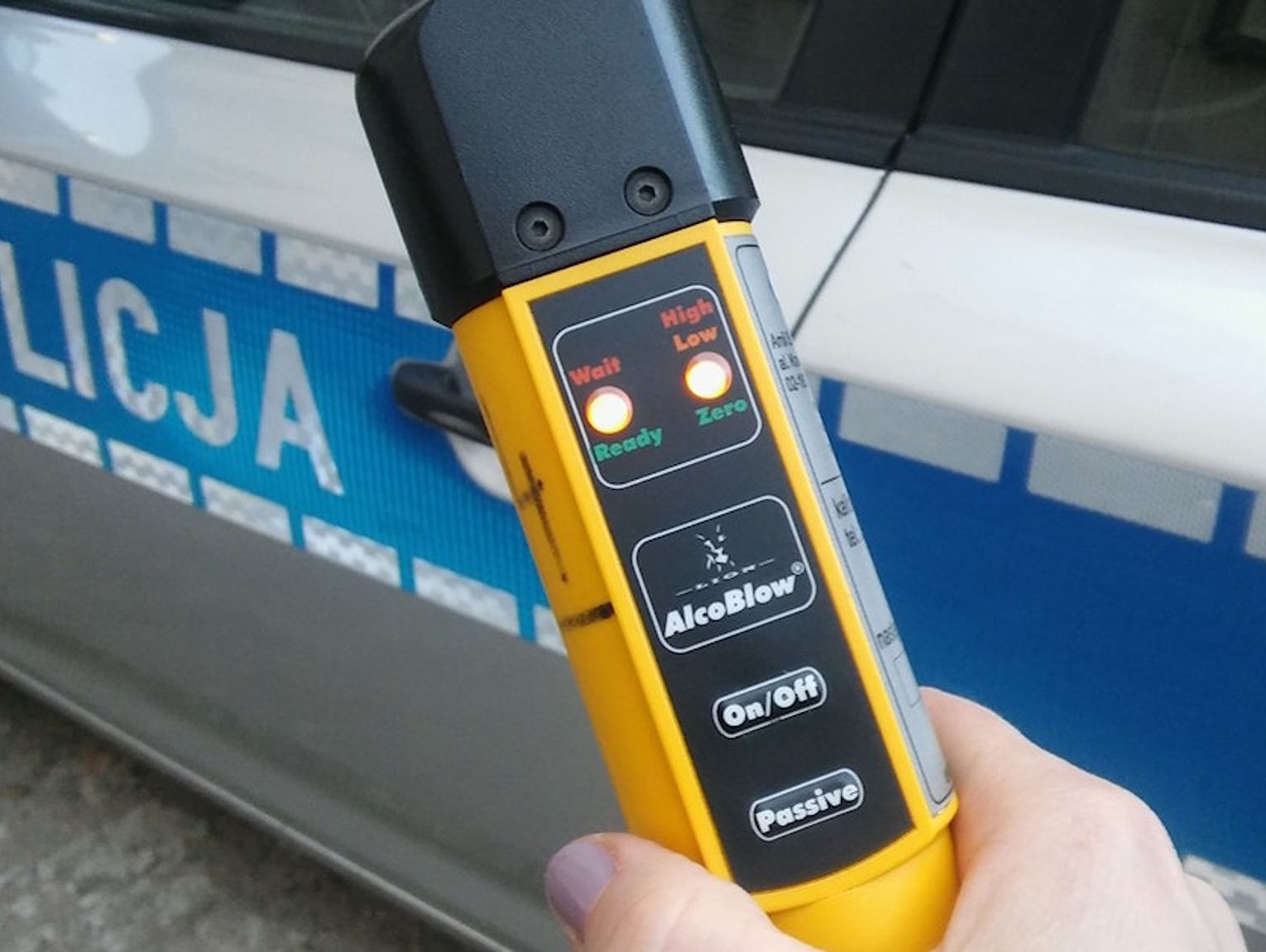 Pijany przyszedł do pracy, jego kierownik wezwał policję. 57-latek wydmuchał blisko 2,5 promila