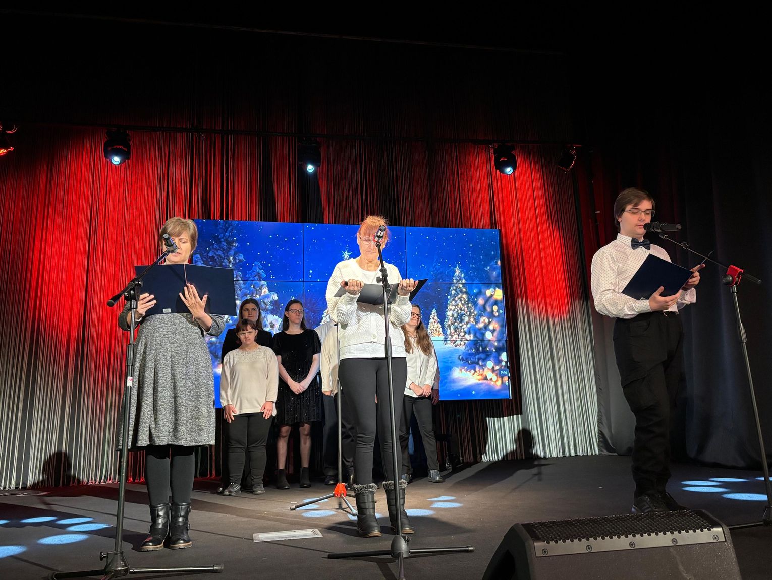 Podopieczni, pracownicy i przyjaciele "Promyczka" spotkali się przy świątecznym stole. ZDJĘCIA