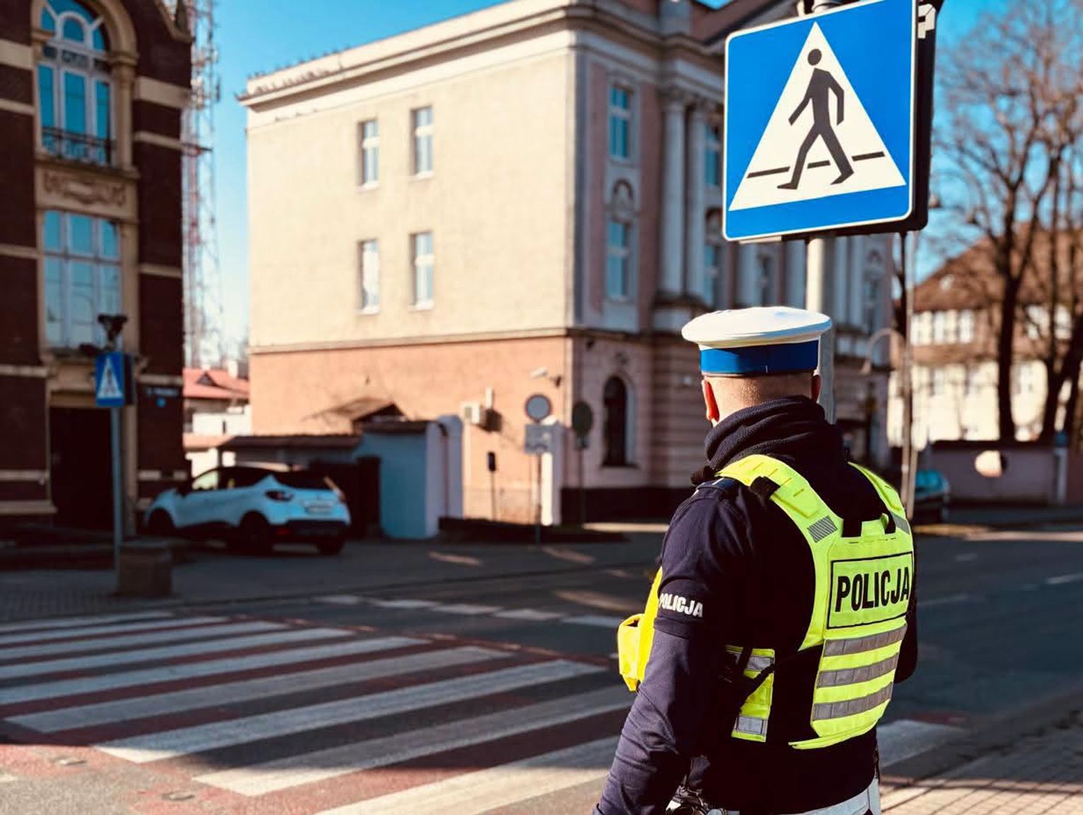 Policjanci sprawdzają pieszych, rowerzystów i kierowców. Dziś wzmożone kontrole w powiecie