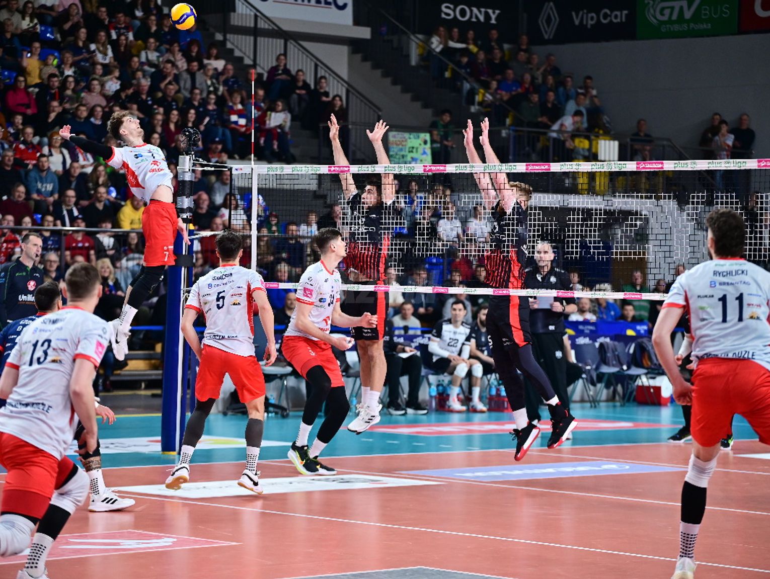 Popis ZAKSY w hali Azoty! Kędzierzynianie po bardzo dobrej grze pokonali Asseco Resovię Rzeszów
