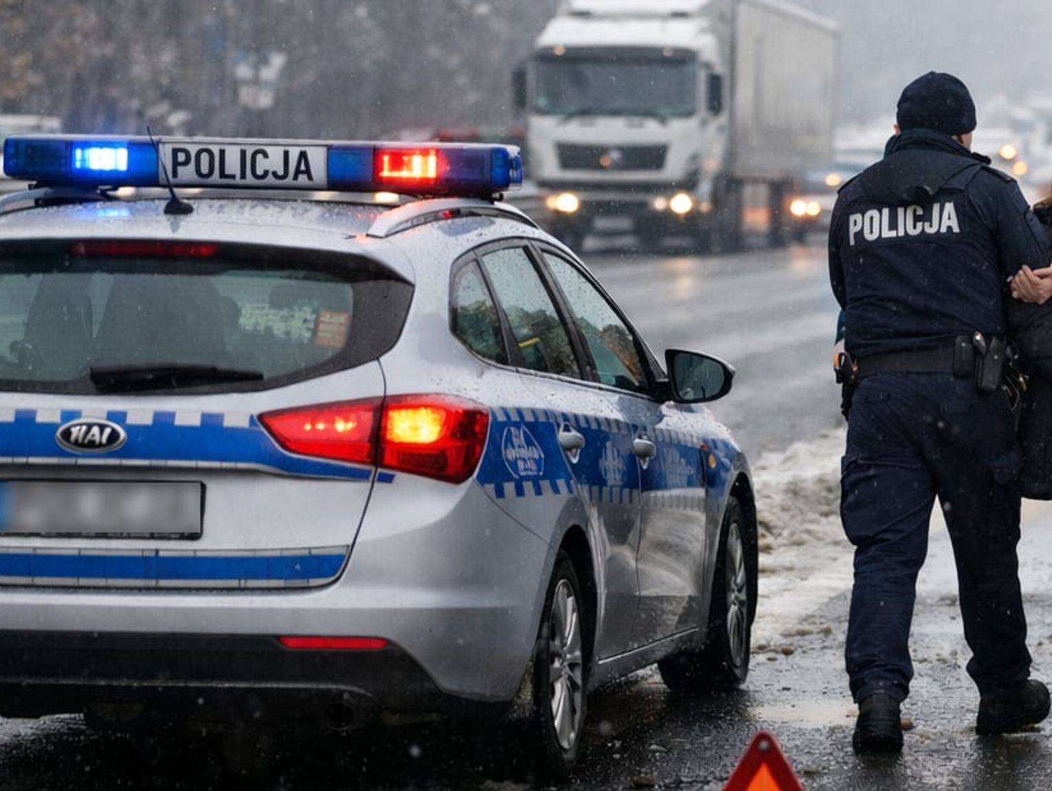 Pościg na cztery radiowozy. Kryminalni z Kędzierzyna-Koźla zatrzymali poszukiwaną kobietę