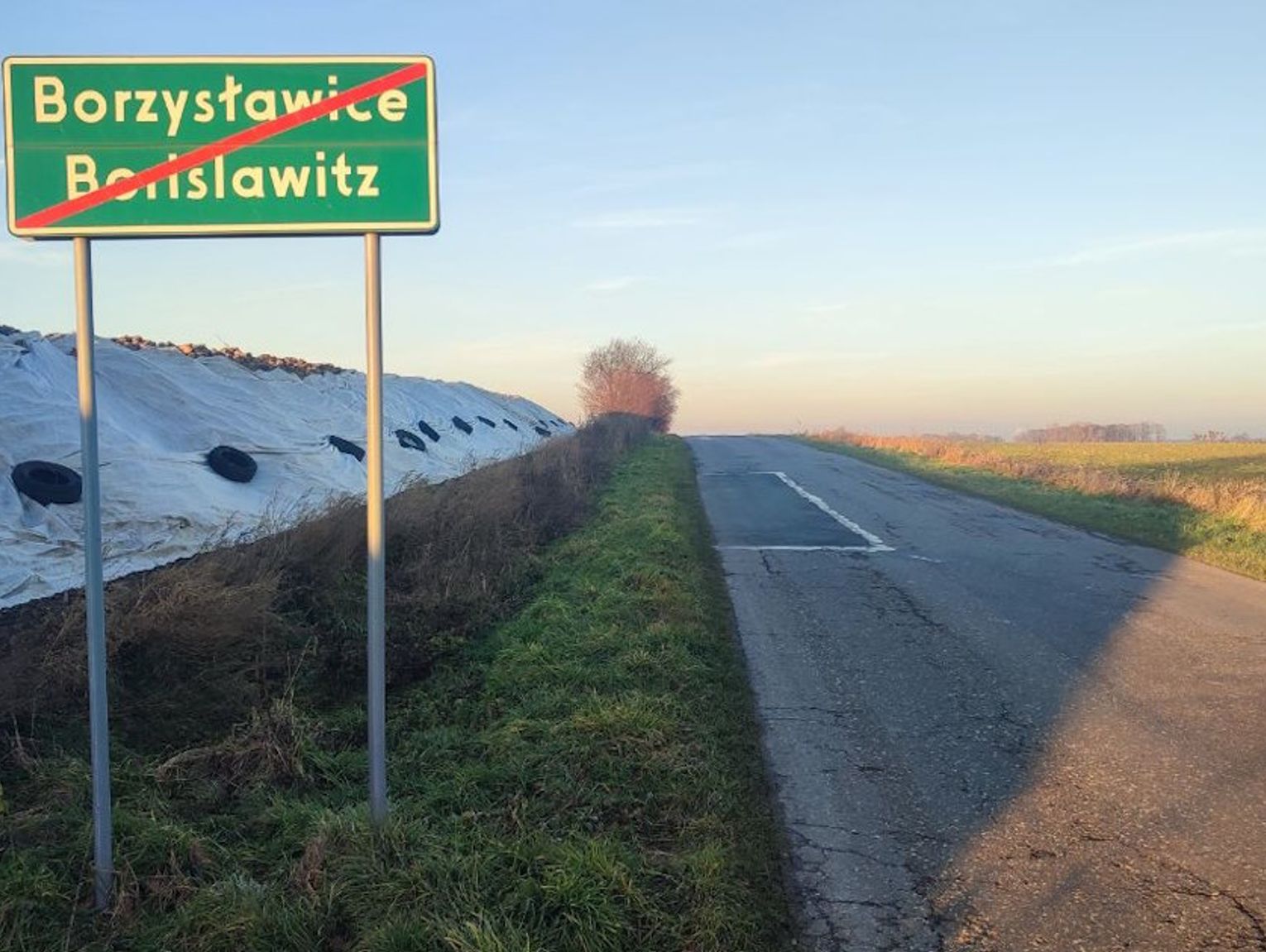 Powiat wyremontuje drogę z Karchowa do Borzysławic. Inwestycje pochłonie 1,5 miliona złotych