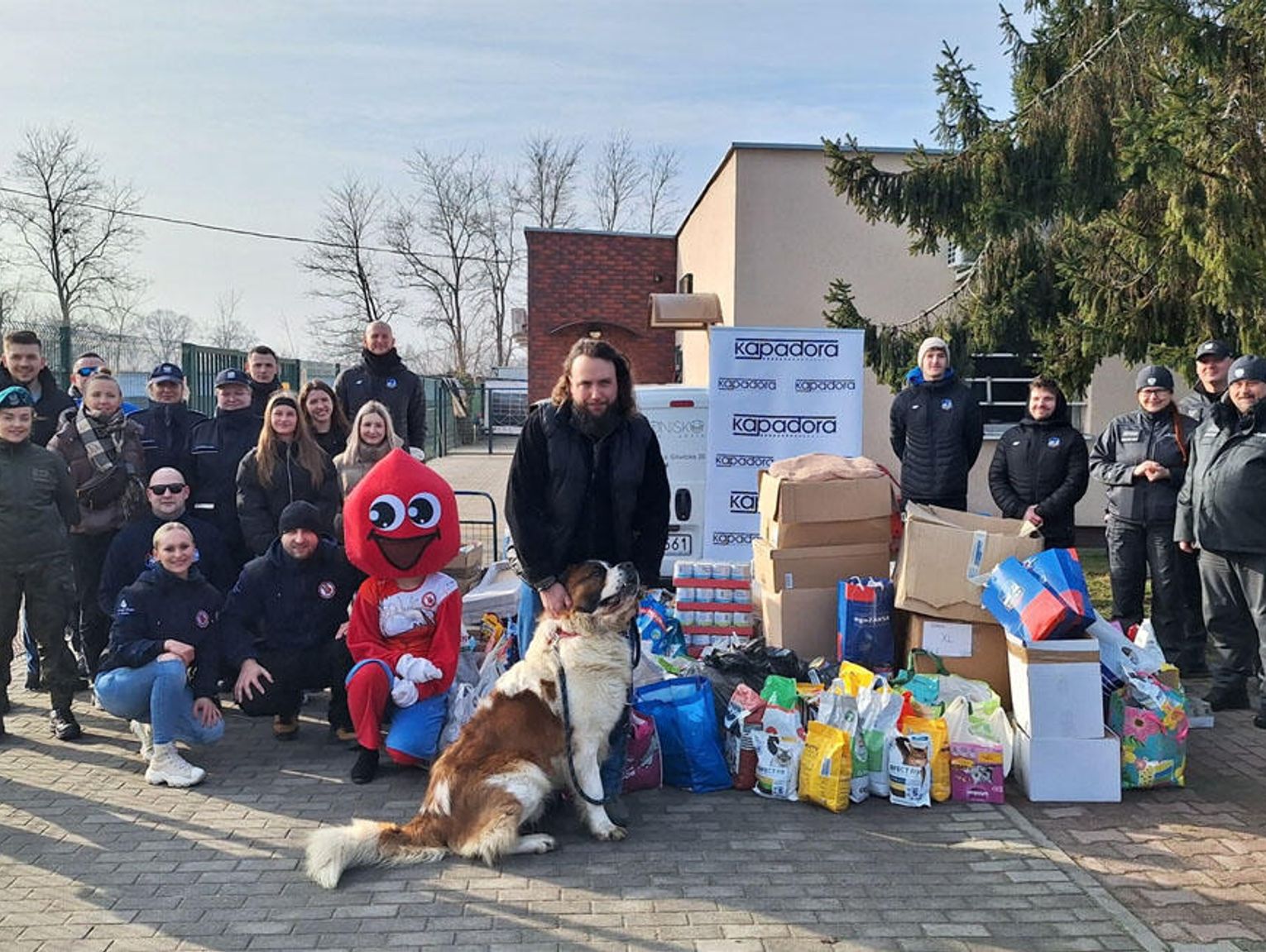 Promują krwiodawstwo, ale też pomagają zwierzętom. Klub HDK PCK „Kropelka krwi” ruszył z akcją dla schroniska