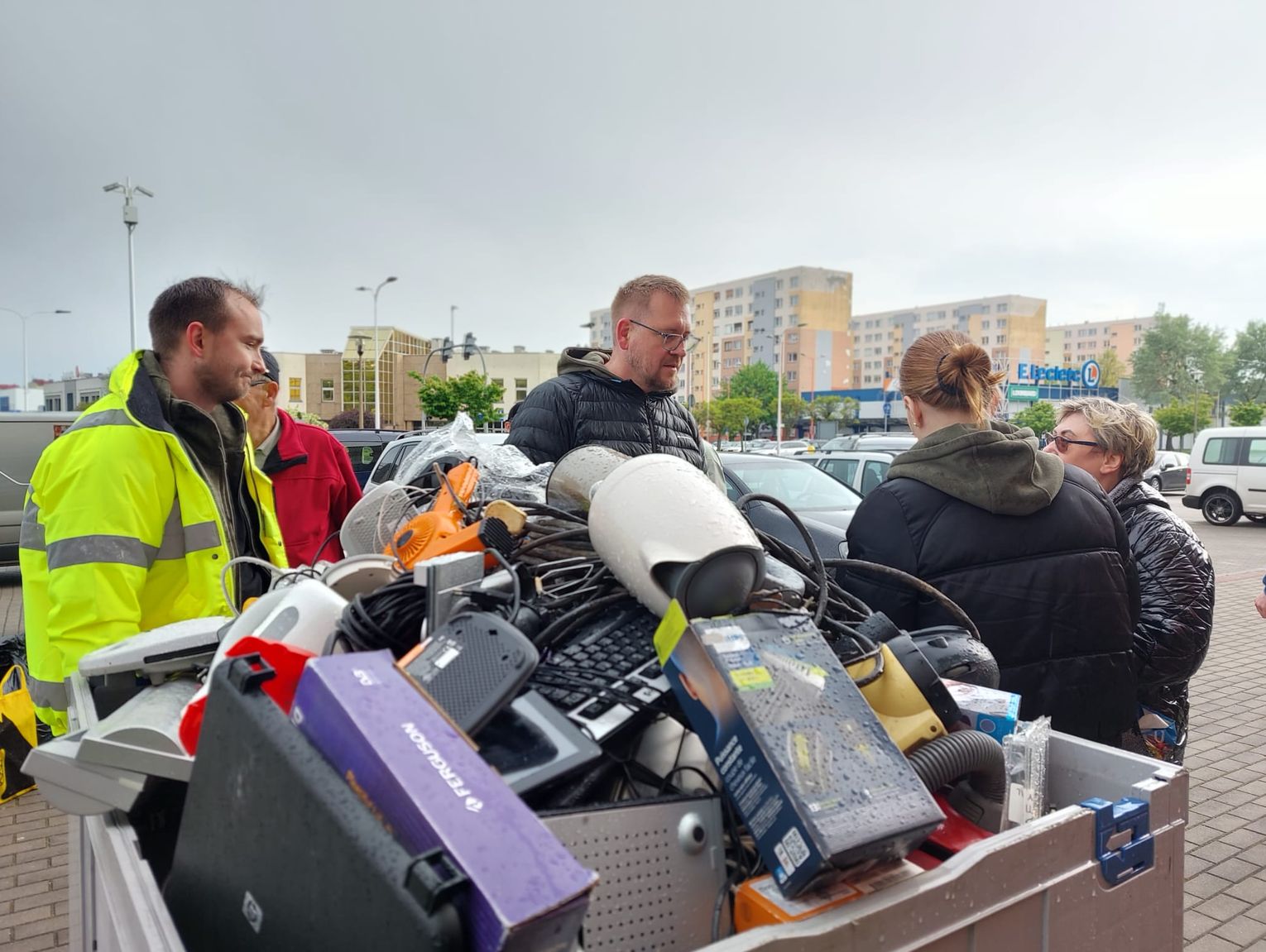Rośliny za elektrośmieci w Kędzierzynie-Koźlu. Kolejna akcja "Czystego Regonu" już w piątek 24 kwietnia