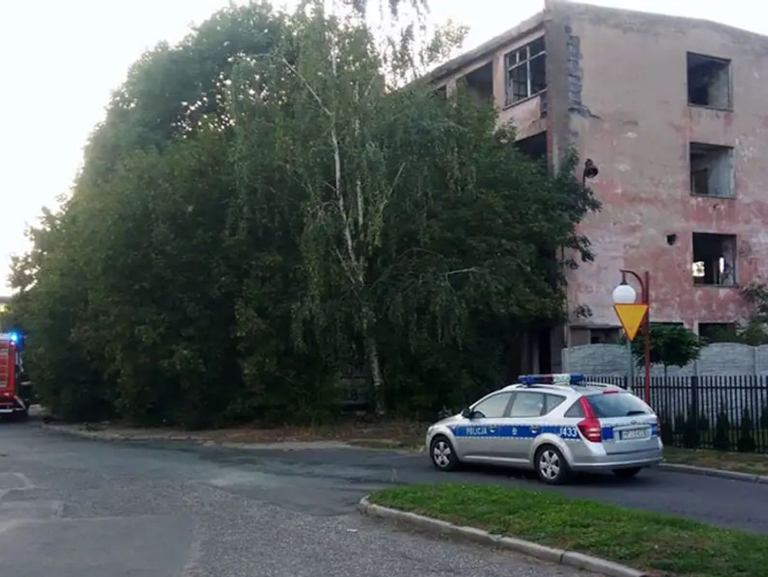 Ruiny spółdzielni Braille’a w Kędzierzynie-Koźlu mają zostać ogrodzone. Urząd miasta szuka wykonawcy