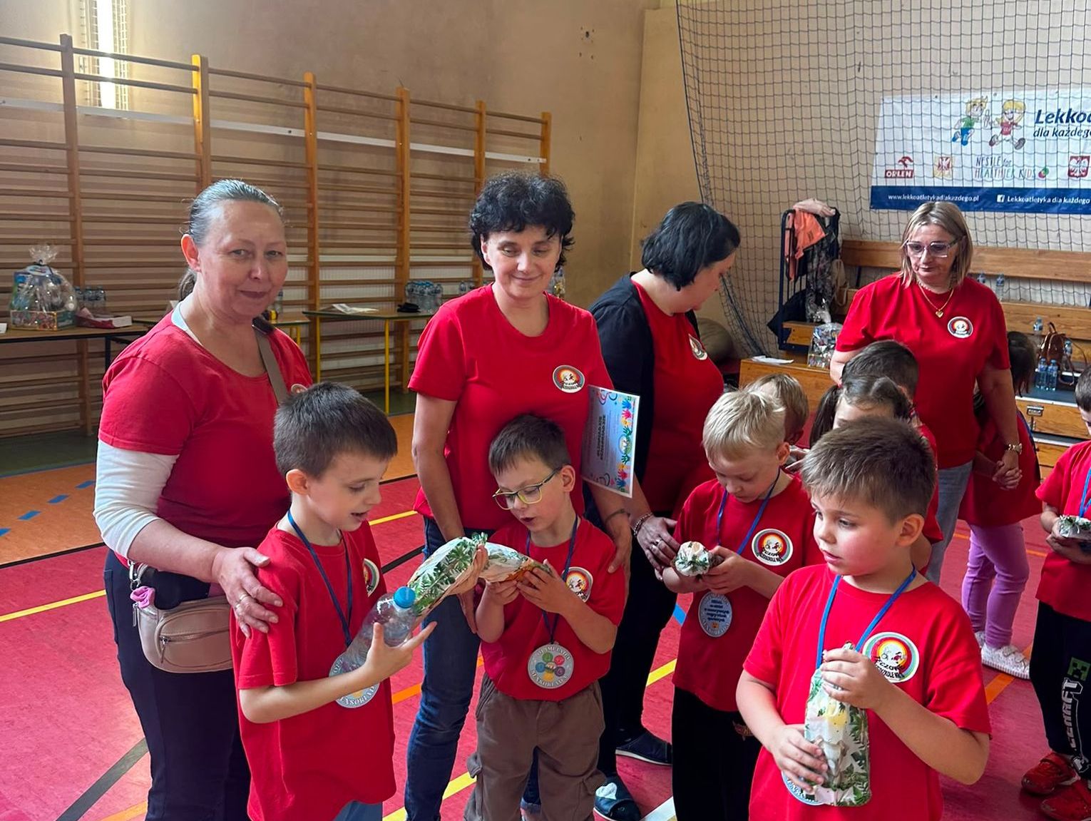 Sensoriada połączyła zabawę, sport i integrację. Dzieci zmierzyły się z siedmioma wyjątkowymi stacjami