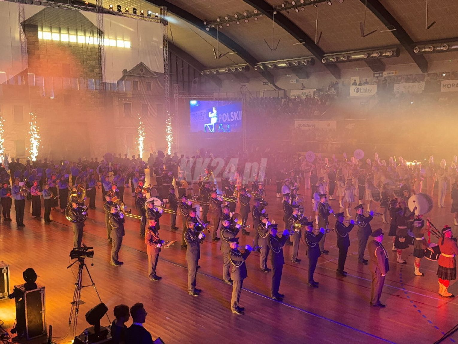 Setki muzyków na jednej scenie. Potęga orkiestr dętych zabrzmiała w Kędzierzynie-Koźlu. FOTOREPORTAŻ