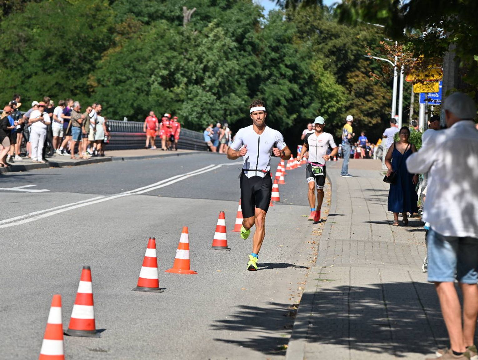Twierdza Triathlon trwa w Kędzierzynie-Koźlu. Zawodnicy rywalizują w Odrze i na ulicach Koźla