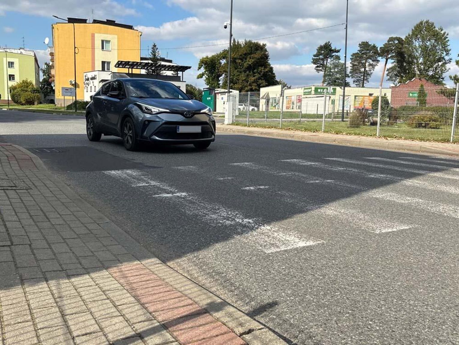 W Blachowni rozpoczęła się budowa bezpiecznego przejścia dla pieszych. Powstanie przy ulicy Tuwima