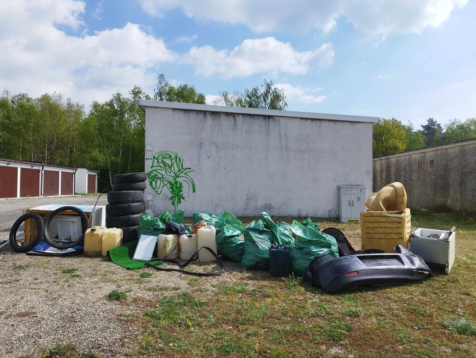 Wspólnie z mieszkańcami posprzątają las! Wspólna akcja Rady Osiedla Piastów-Powstańców Śląskich i Nadleśnictwa Kędzierzyn