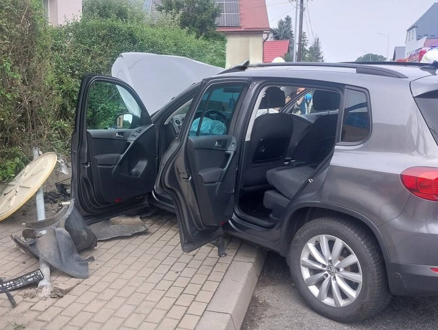 Wymuszenie pierwszeństwa przyczyną wypadku w Pawłowiczkach. Dwie kobiety trafiły do szpitala