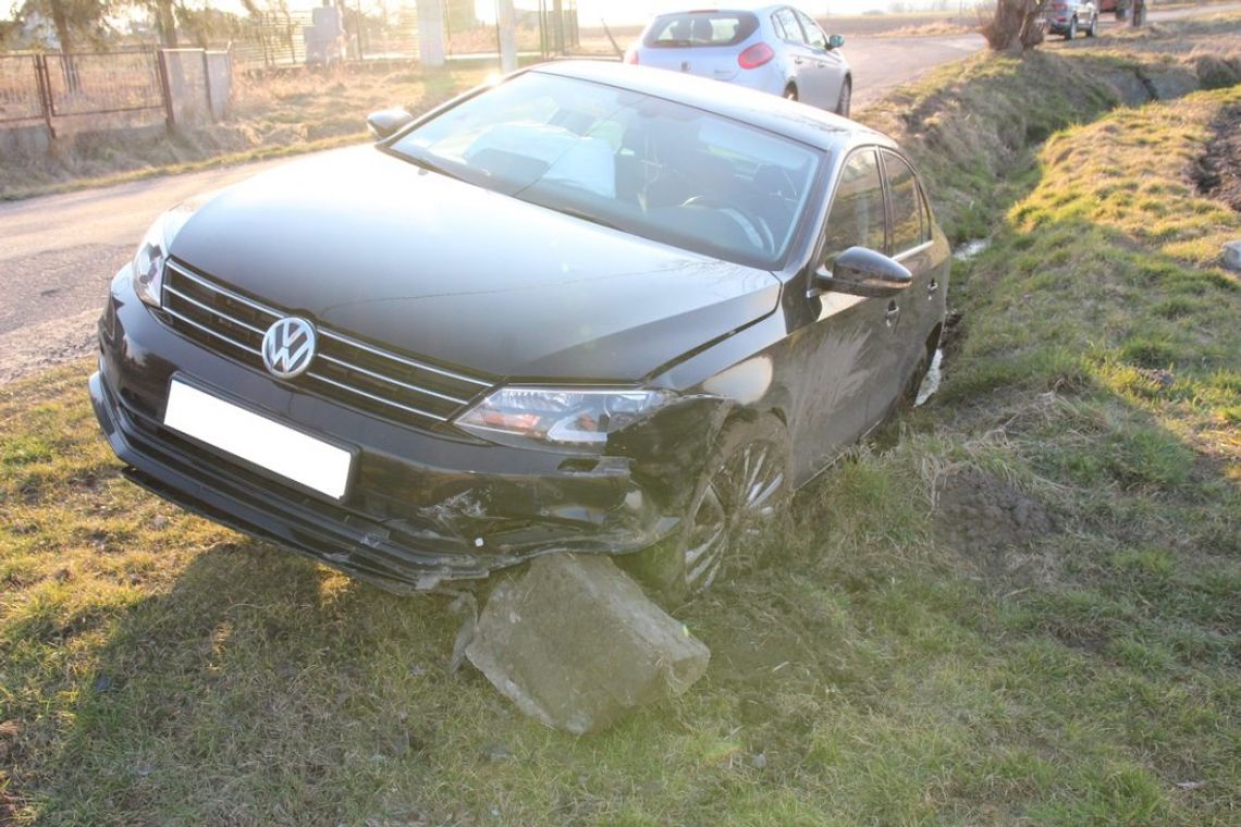 14-latek chciał pojeździć, a rozbił auto rodziców. Matce powiedział, że ktoś je ukradł