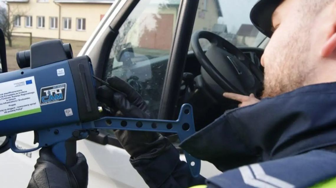 24-latek kolejny raz zatrzymany za jazdę bez uprawnień. Wpadł, bo przekroczył dozwoloną prędkość