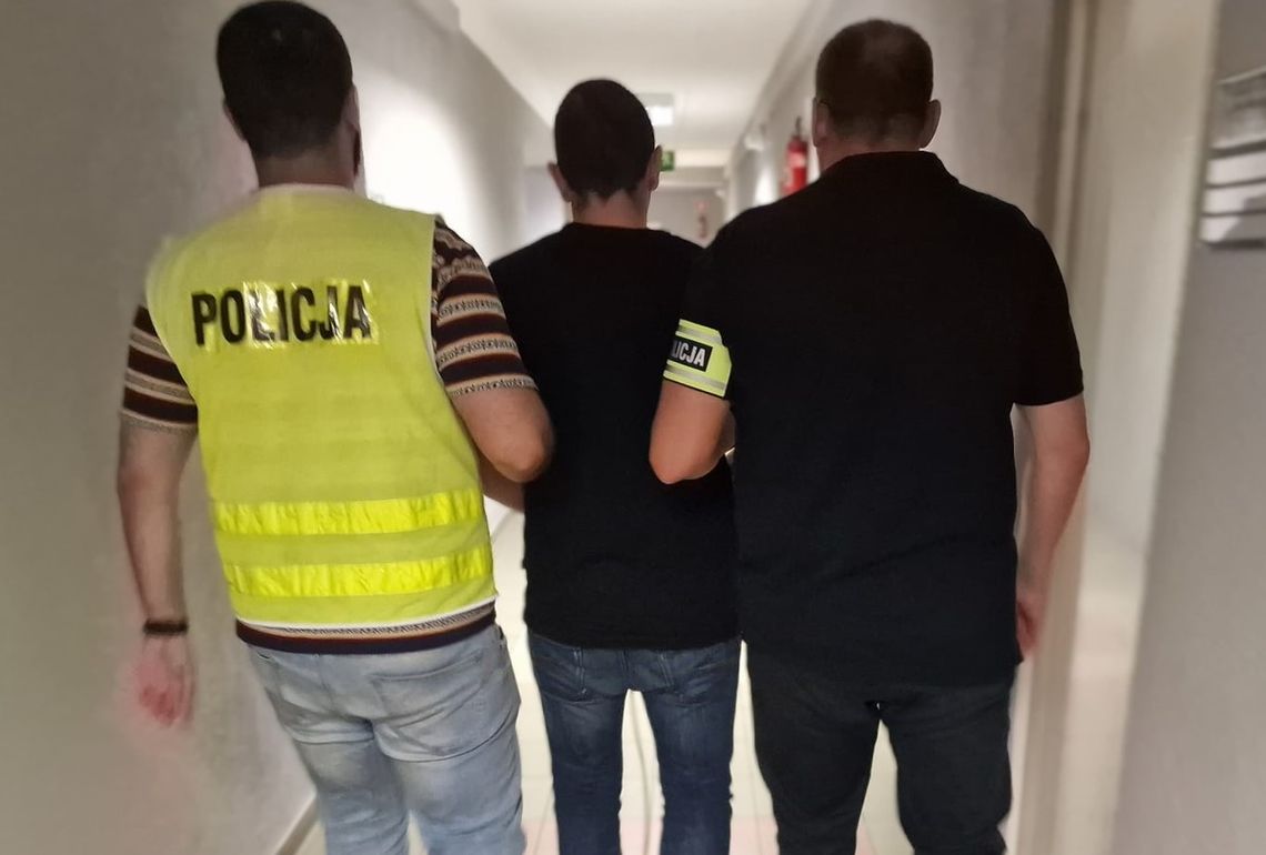 27-latek zatrzymany z amfetaminą. Policjantów wezwała jego rodzina, po tym jak wszczął awanturę