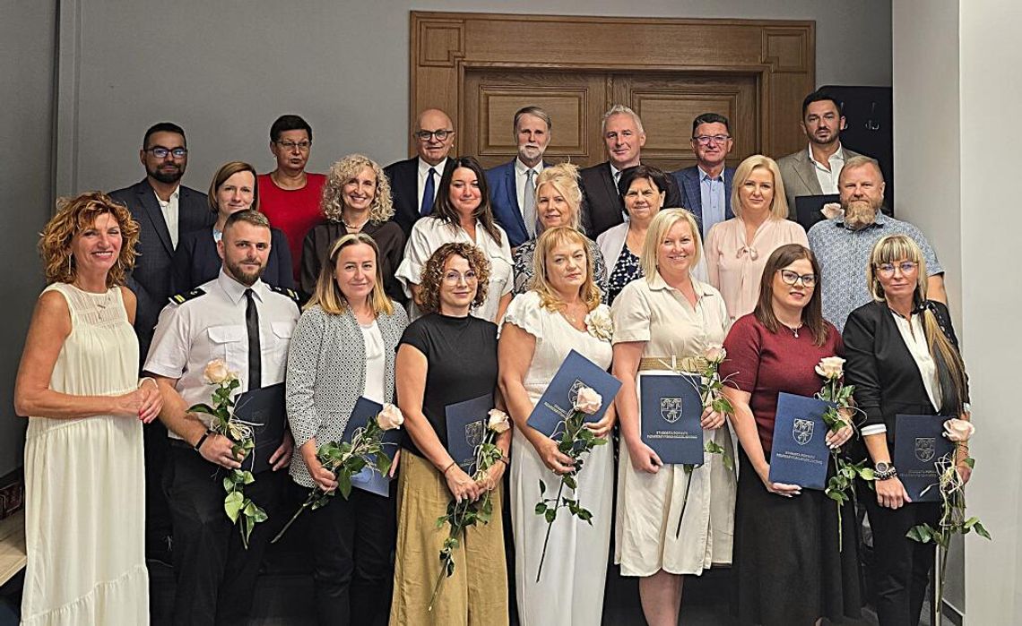 30 lat w służbie edukacji. Jubileusz dyrektor Kossakowskiej i awanse pedagogów