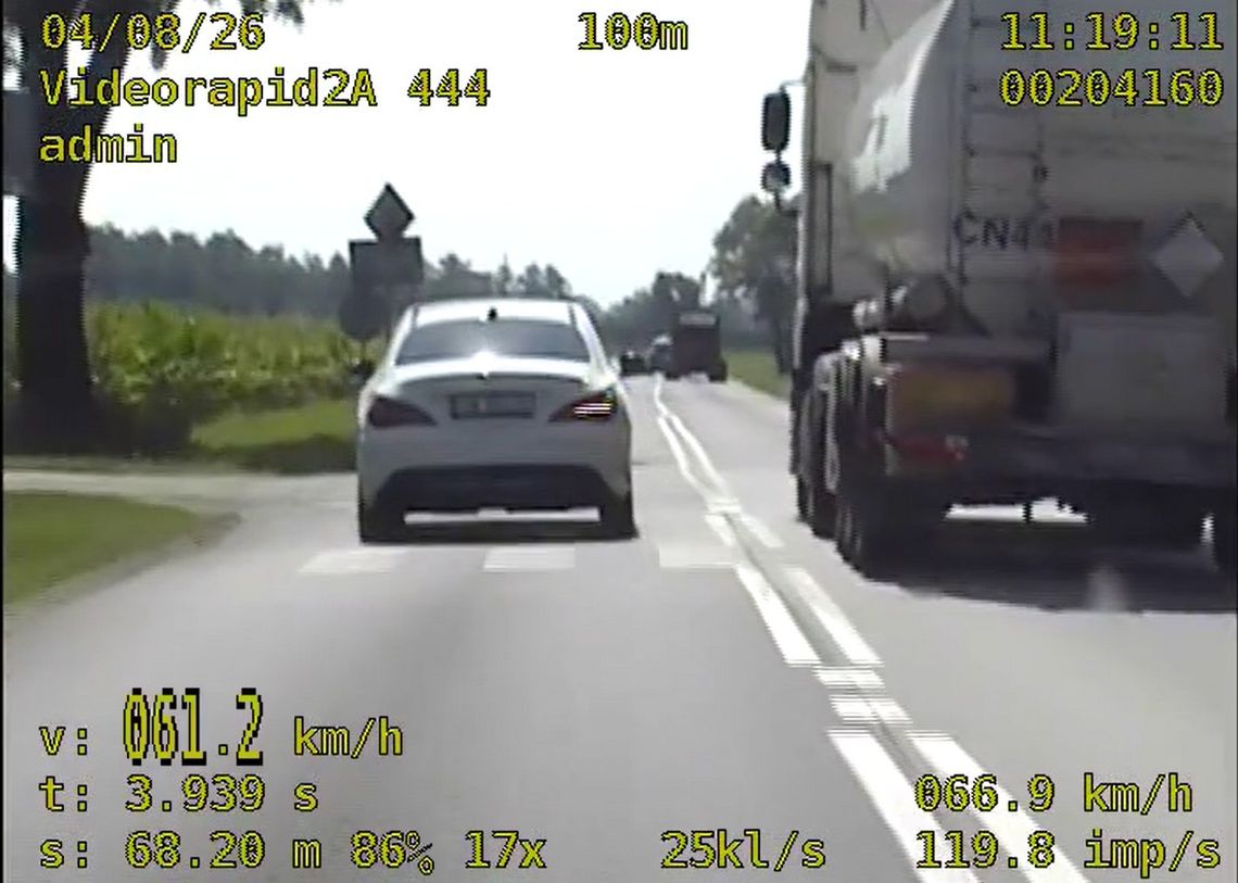 48-latka wyprzedzała na przejściu i skrzyżowaniu. W kilka sekund uzbierała 35 punktów [WIDEO]