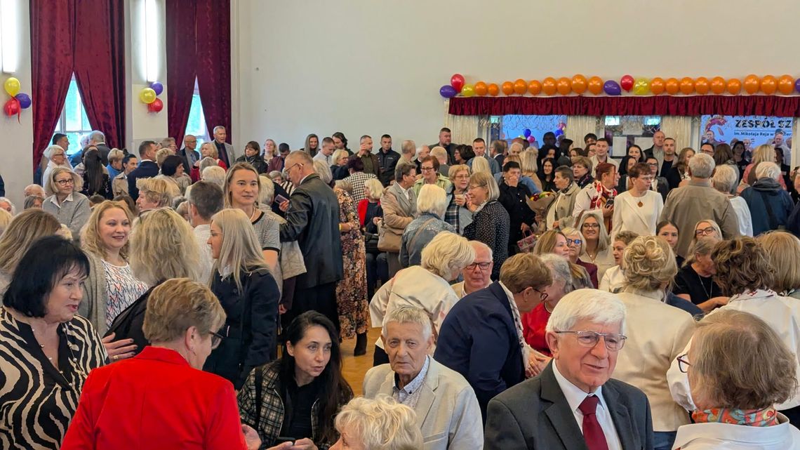 80 lat Zespołu Szkół nr 3 w Sławięcicach. Jubileusz pełen wzruszeń i ciekawych wspomnień 80 lat Zespołu Szkół nr 3 w Sławięcicach. Jubileusz pełen wzruszeń i ciekawych wspomnień