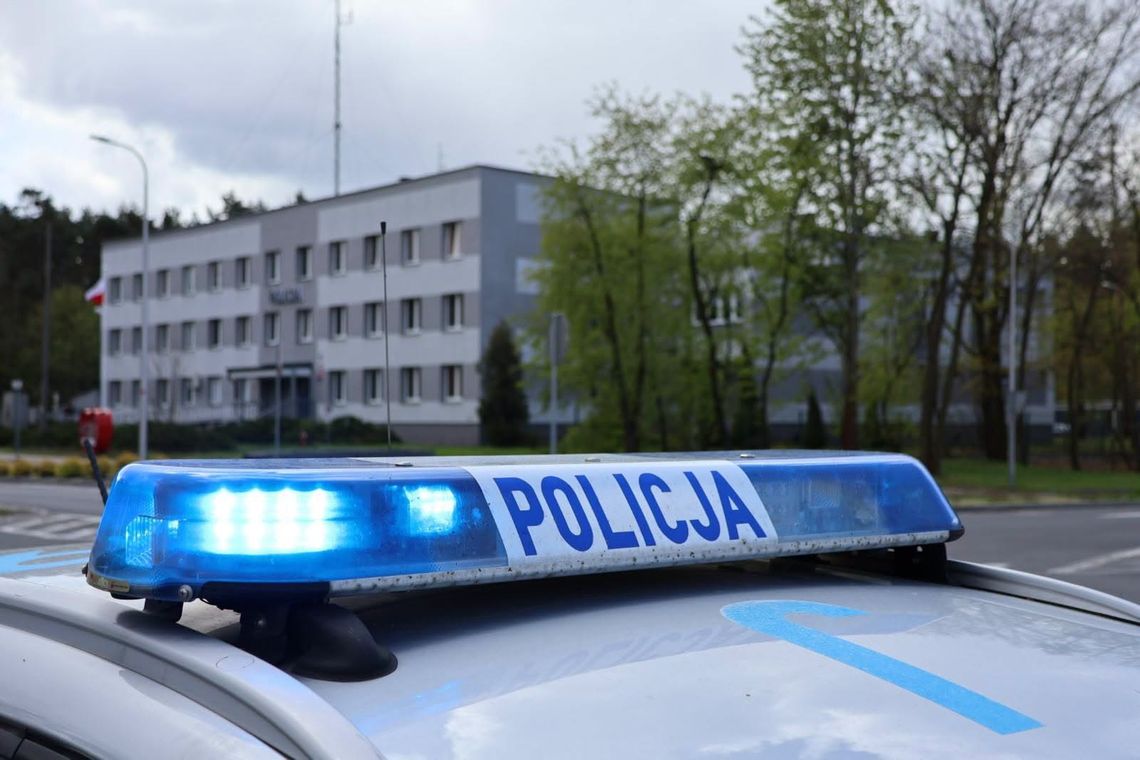 81-latka spędziła noc na ławce. Zatrzasnęła drzwi do mieszkania i nie potrafiła wejść do środka