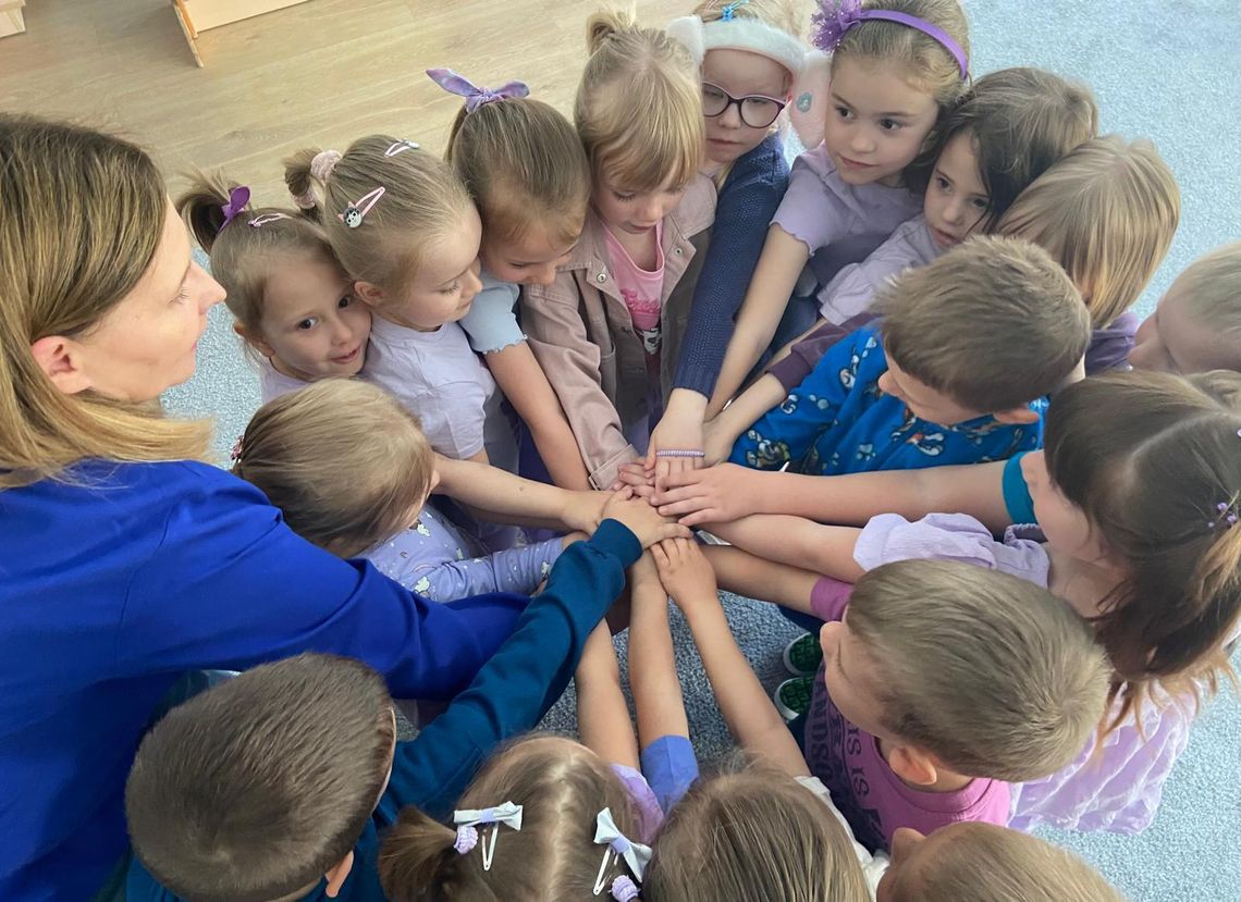 Akademia Szczęśliwego Dziecka otwiera drzwi. Sprawdź, jak wygląda "Niezapominajka" od środka Akademia Szczęśliwego Dziecka otwiera drzwi. Sprawdź, jak wygląda "Niezapominajka" od środka