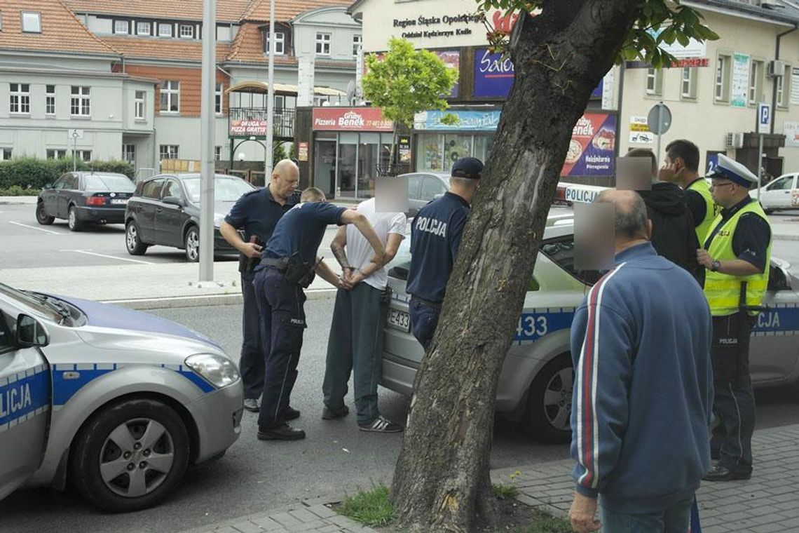 Akcja policji po kradzieży na wyrwę u jubilera. Sprawca złapany przy dworcu