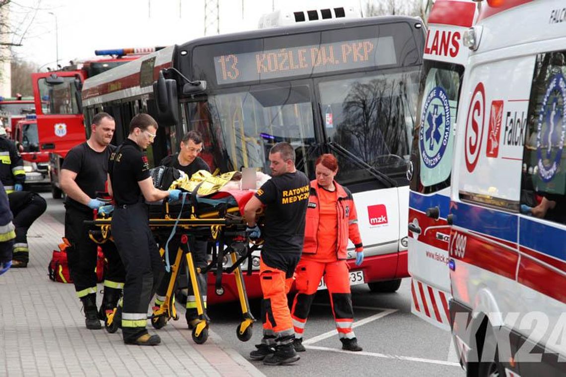 Akcja reanimacyjna w miejskim autobusie. Znowu nie było wolnej karetki