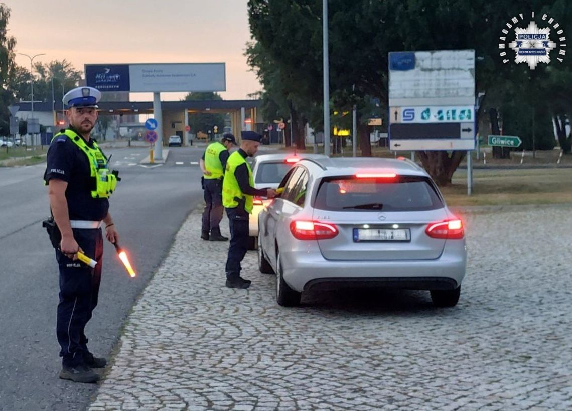 Akcja "Trzeźwy Poranek". Policjanci przebadali 1600 kierowców, u trzech zapaliła się czerwona lampka