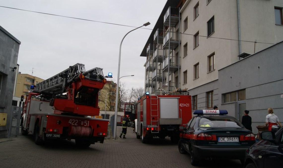 Alarm pożarowy w apartamentowcu na Pogorzelcu. Zawinił nieostrożny kucharz