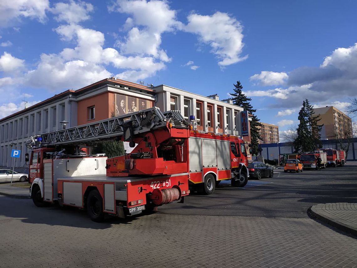 Alarm pożarowy w Domu Kultury "Chemik". Interwencja strażaków