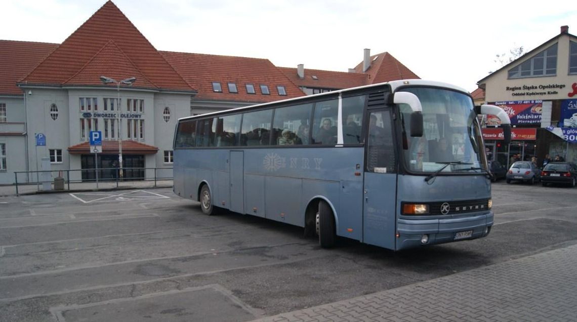 Autobusy zastąpią pociągi. Utrudnienia na linii kolejowej Kędzierzyn-Koźle - Nysa