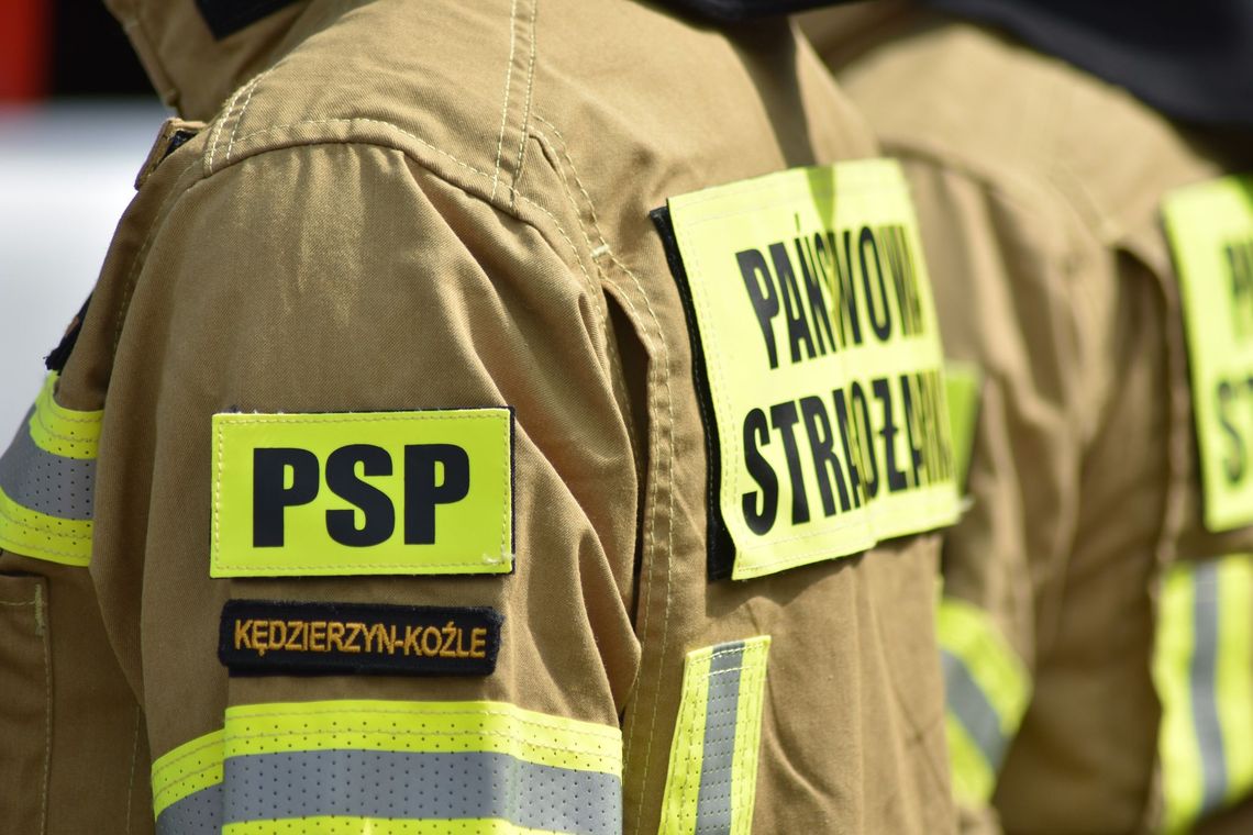 Awaria gazociągu przy DW 408. Strażacy zabezpieczali miejsce zdarzenia Awaria gazociągu przy DW 408. Strażacy zabezpieczali miejsce zdarzenia