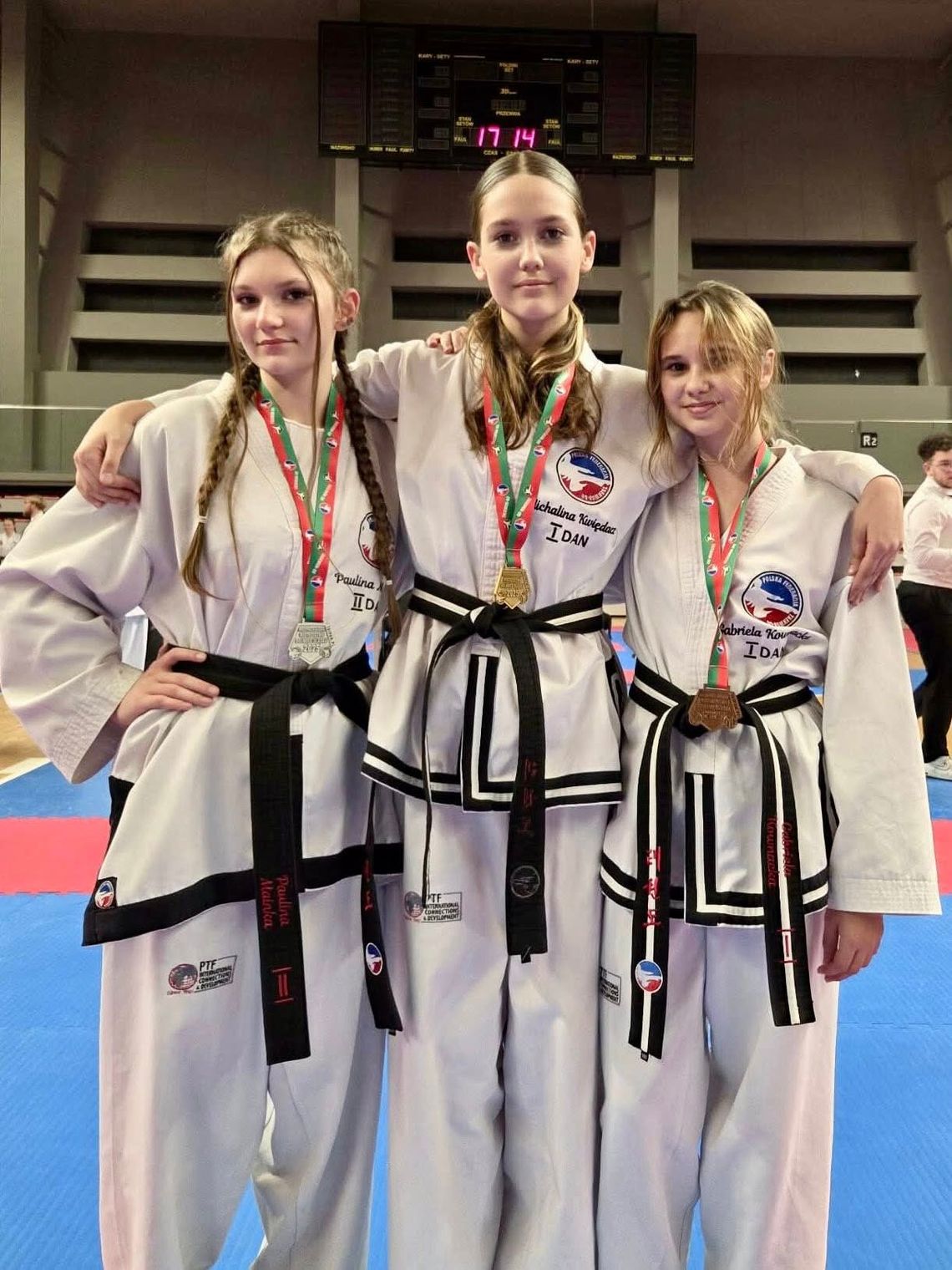 Aż 31 medali dla zawodników Klubu Taekwon-Do OKSW na Międzywojewódzkich Mistrzostwach Dolnego Śląska w Wałbrzychu Aż 31 medali dla zawodników Klubu Taekwon-Do OKSW na Międzywojewódzkich Mistrzostwach Dolnego Śląska w Wałbrzychu