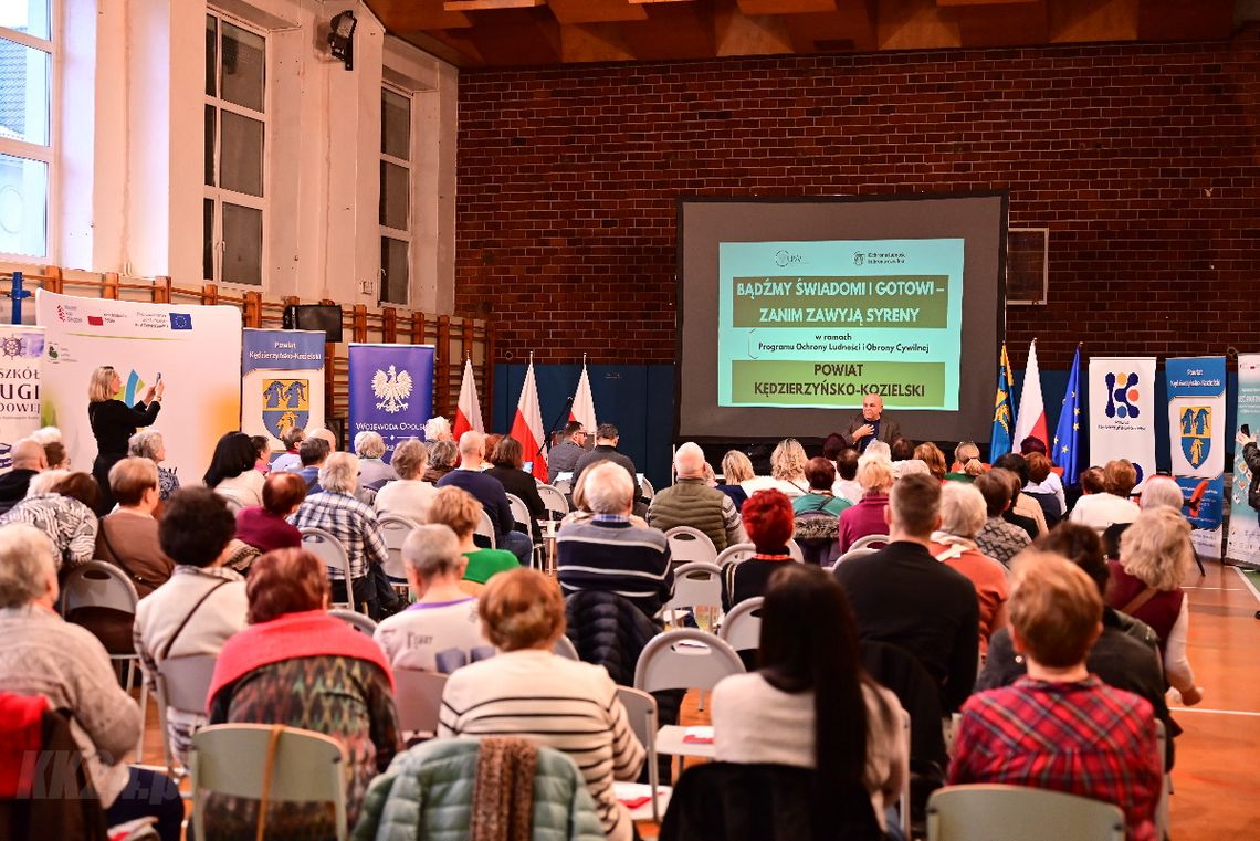 „Bądźmy świadomi i gotowi - zanim zawyją syreny”. Mieszkańcy uczą się reagować na zagrożenia. Otwarte spotkanie w Żegludze