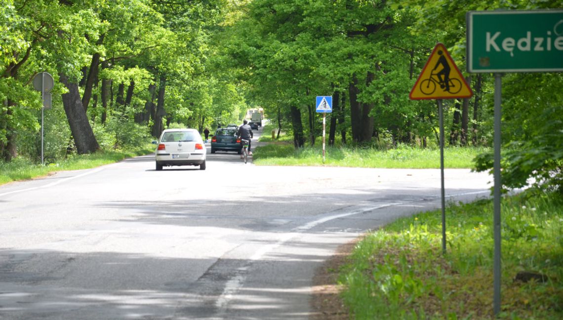 Będzie nowa nawierzchnia i ścieżka rowerowa. Starostwo rozpisało przetarg na przebudowę Mostowej