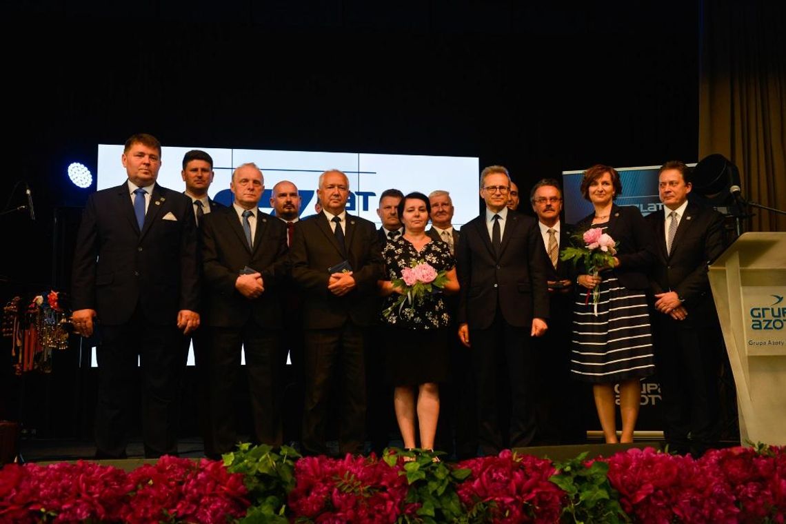 Bez nich nie byłoby sukcesu firmy. Grupa Azoty ZAK S.A. odznaczyła pracowników. ZDJĘCIA