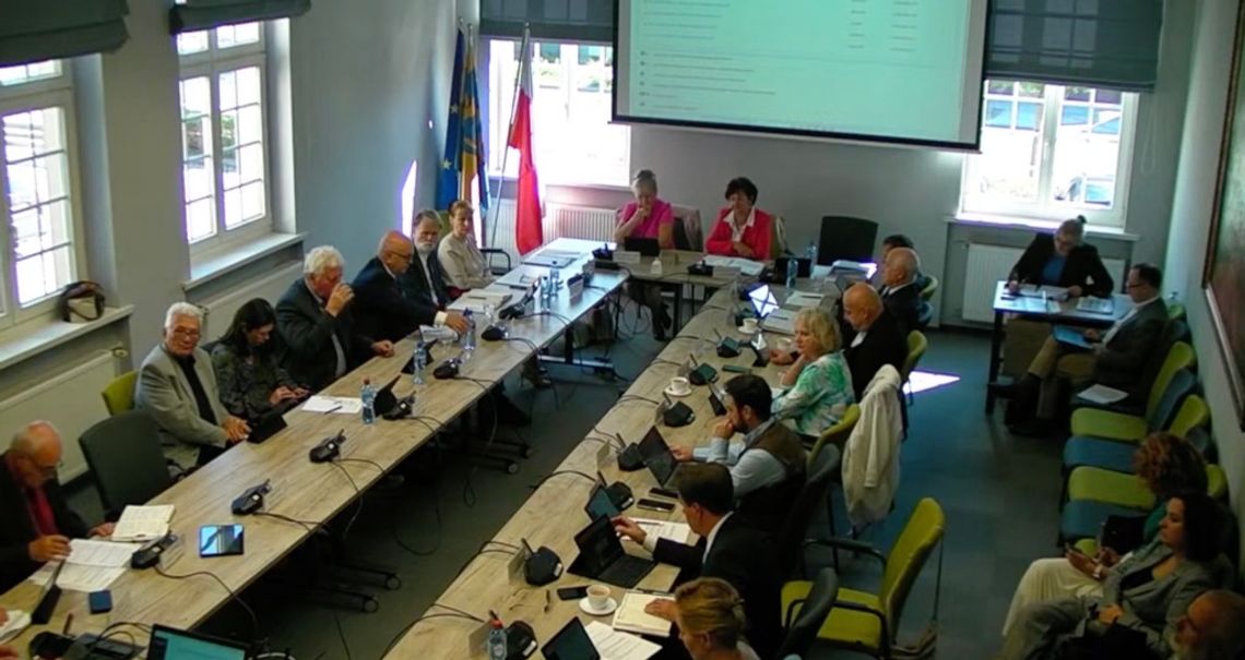 Bezpieczeństwo przeciwpowodziowe, szpital i WOT. Ważne tematy na sesji rady powiatu Bezpieczeństwo przeciwpowodziowe, szpital i WOT. Ważne tematy na sesji rady powiatu