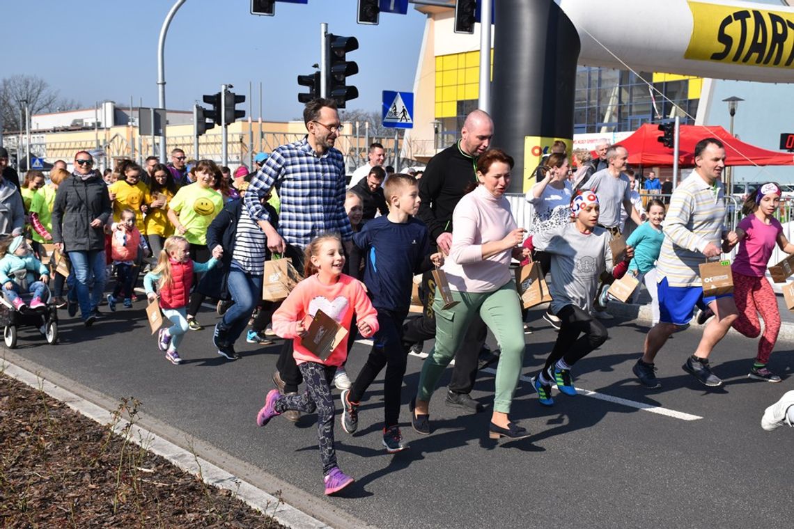 Bieg rodzinny, zawody dzieci i dekoracja zwycięzców. Fotoreportaż z aktywnej niedzieli w Śródmieściu