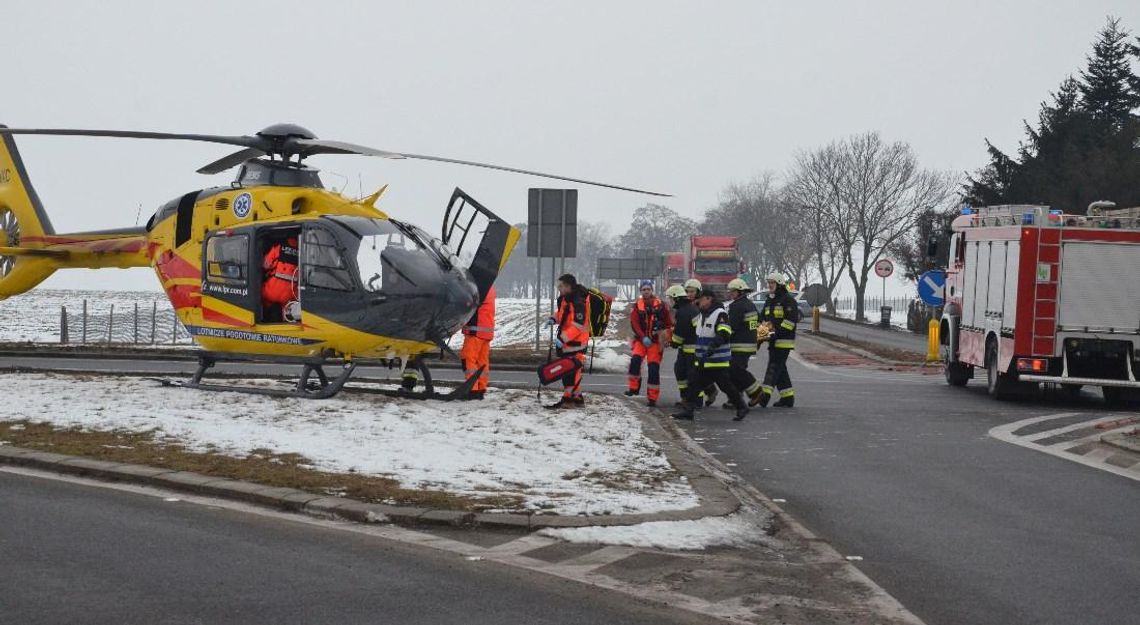 Bilans wypadku w Reńskiej Wsi: cztery osoby poszkodowane, sprawca wyszedł bez większych obrażeń. WIDEO